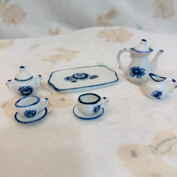 Vintage Blue and White Floral Miniature Tea Set - Picture 2 of 4